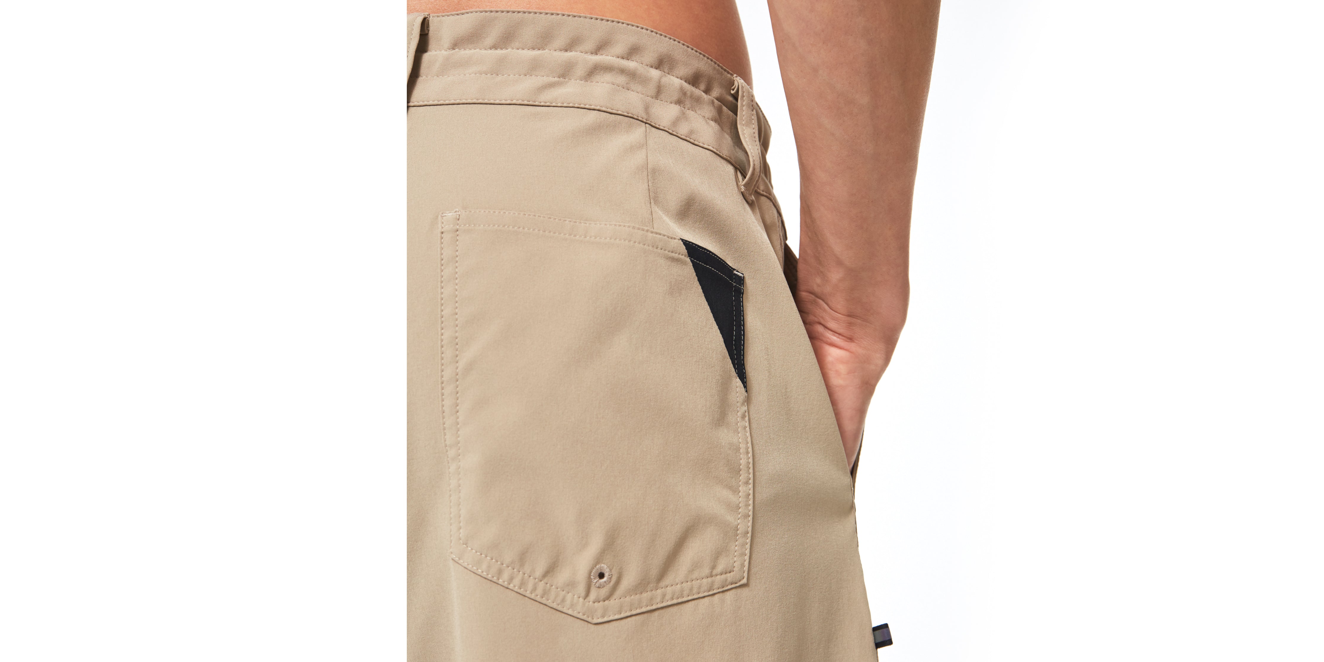 FOA402207 CRUISER CARGO 21 RC HYBRID